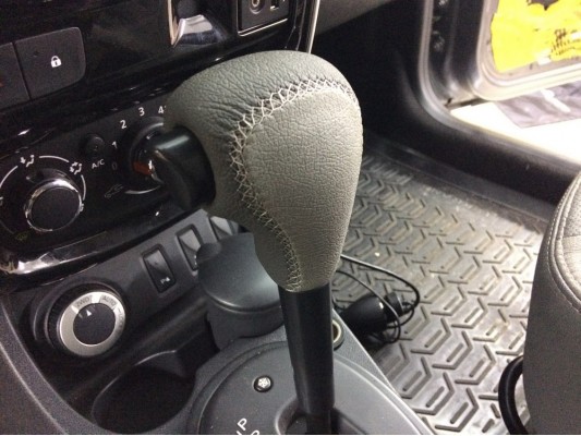 Перетяжка рычага и чехла КПП